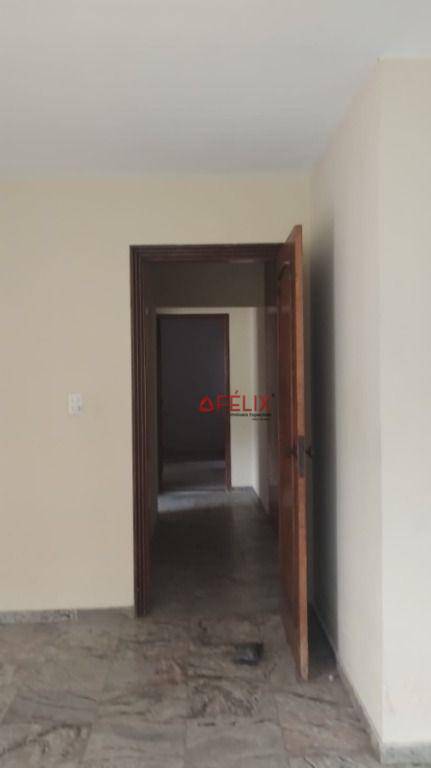 Casa à venda e aluguel com 4 quartos, 262m² - Foto 8