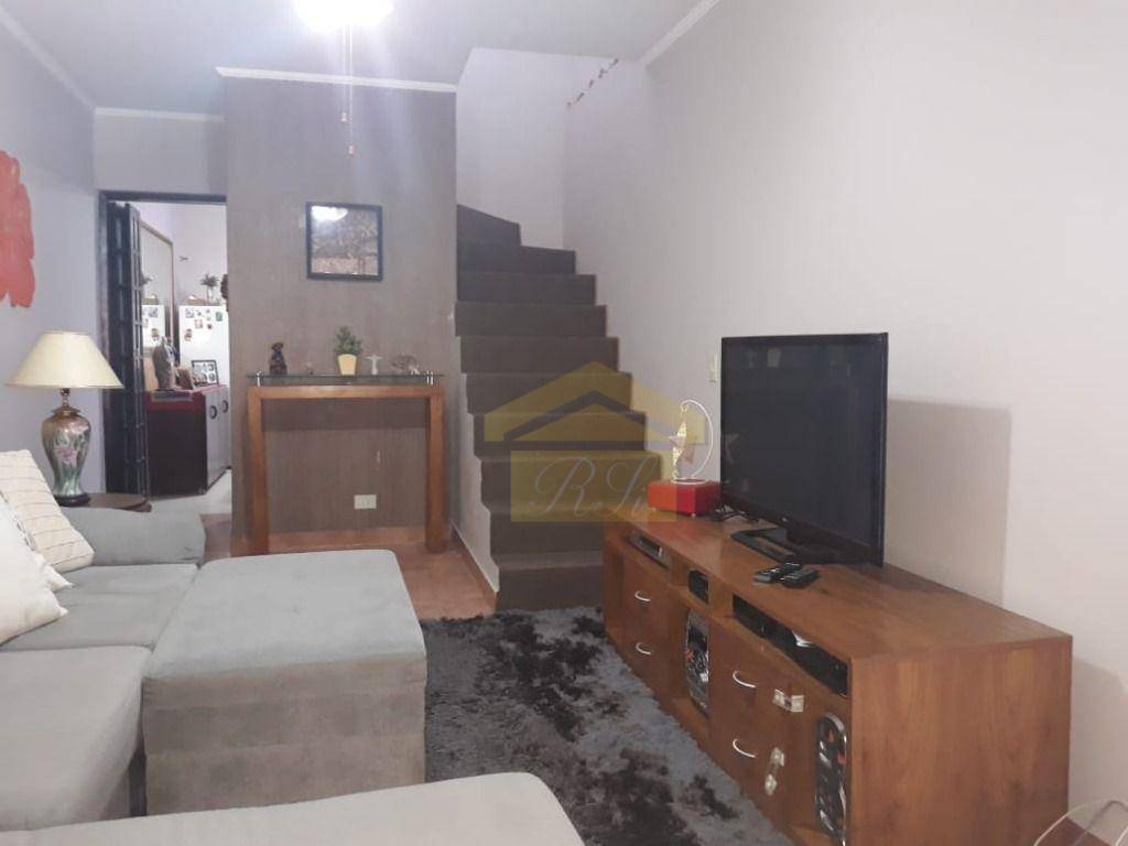 Sobrado à venda com 2 quartos, 120m² - Foto 1