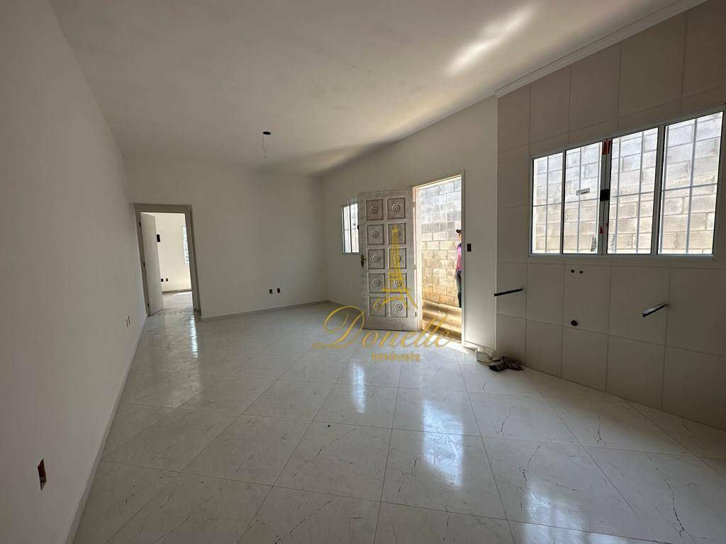 Casa à venda com 2 quartos, 65m² - Foto 13