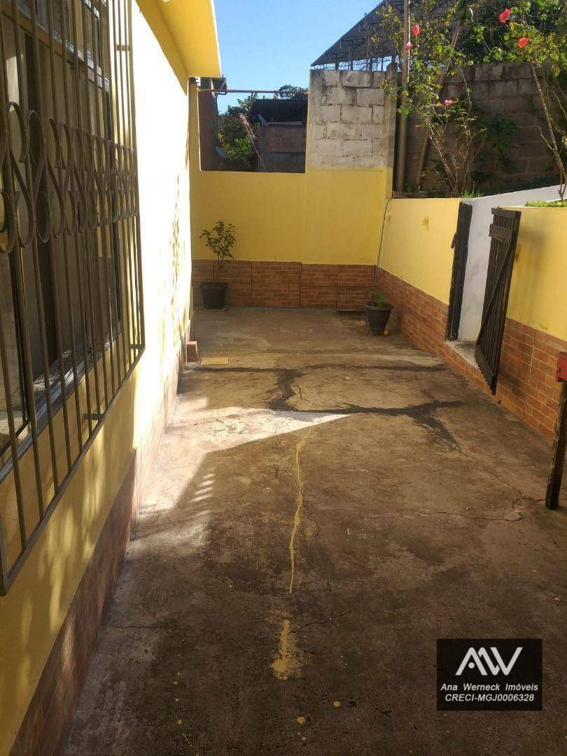 Casa à venda com 3 quartos, 210m² - Foto 14