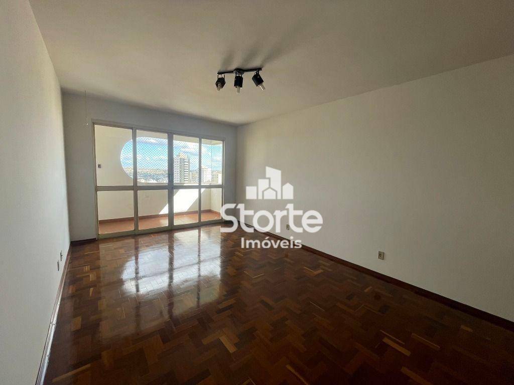 Apartamento à venda com 4 quartos, 186m² - Foto 4