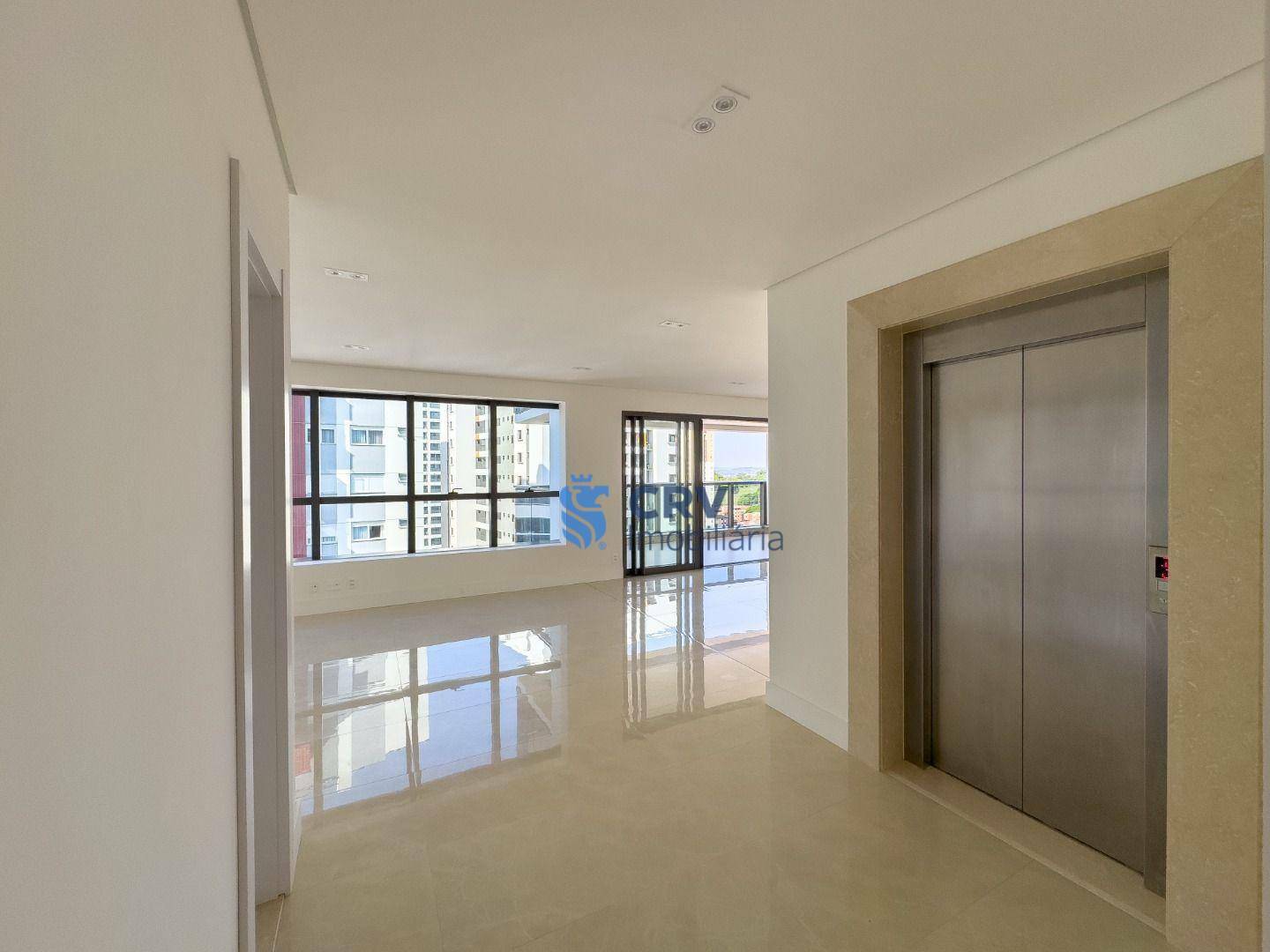 Apartamento à venda com 3 quartos, 216m² - Foto 12