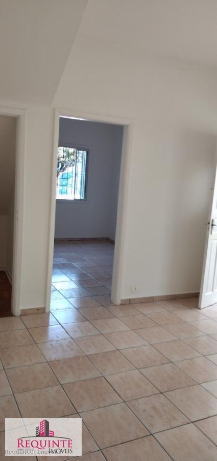 Casa para alugar com 2 quartos, 125m² - Foto 3