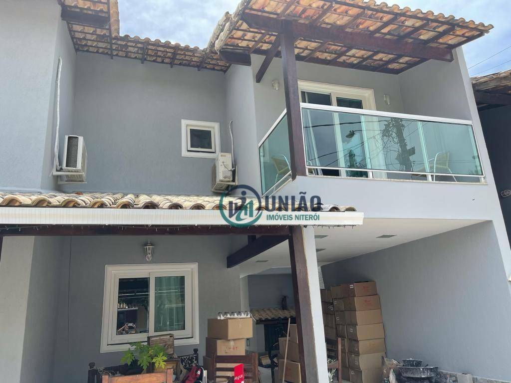 Casa de Condomínio à venda com 4 quartos, 220m² - Foto 1