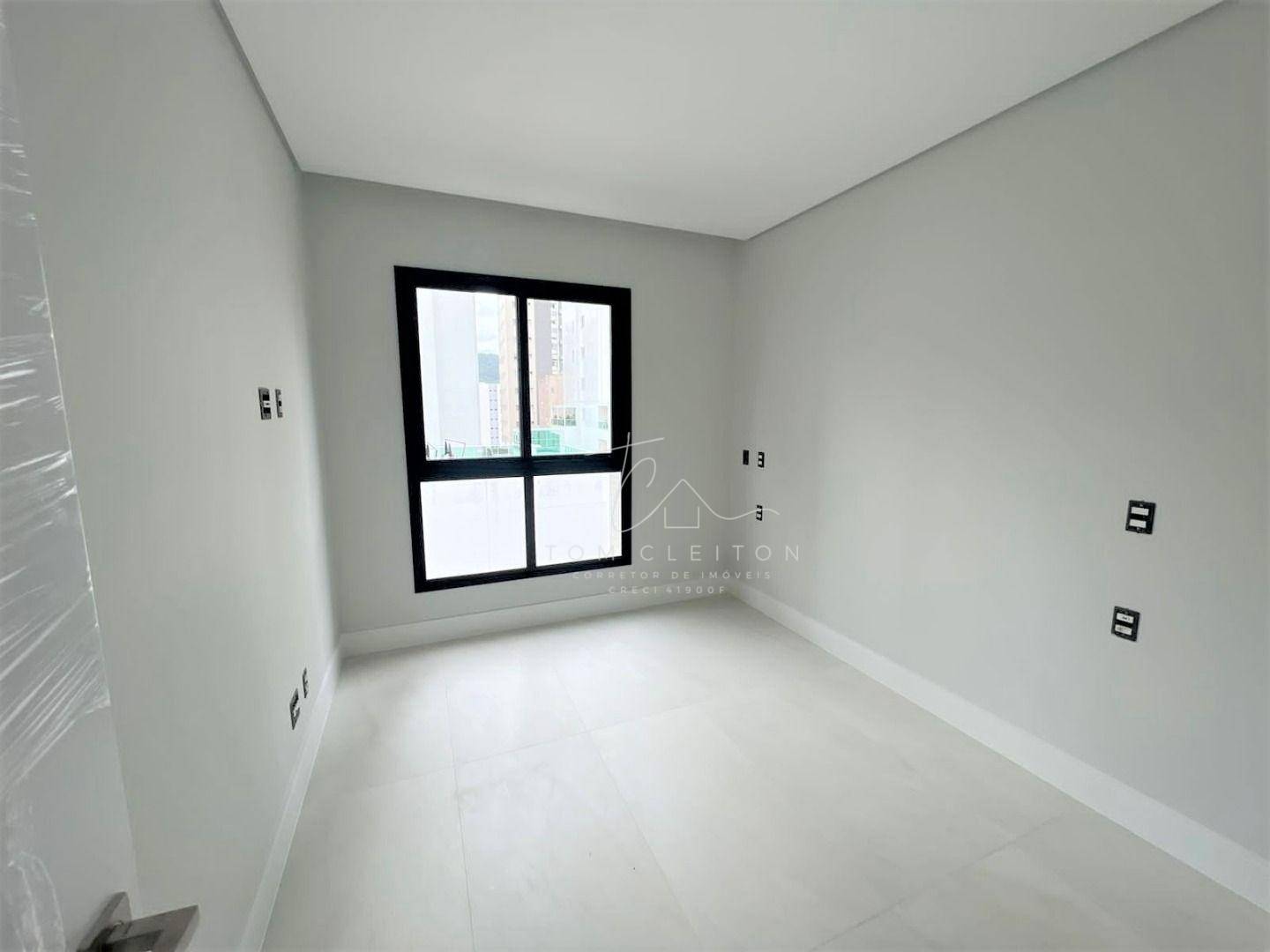 Apartamento à venda com 4 quartos, 154m² - Foto 7