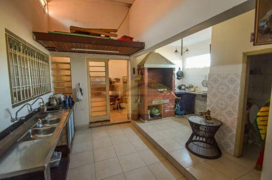 Casa à venda com 3 quartos, 180m² - Foto 15