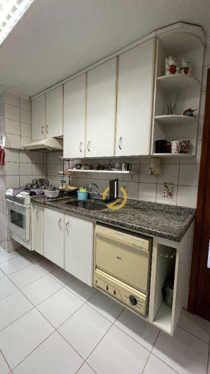 Apartamento à venda com 3 quartos, 105m² - Foto 28