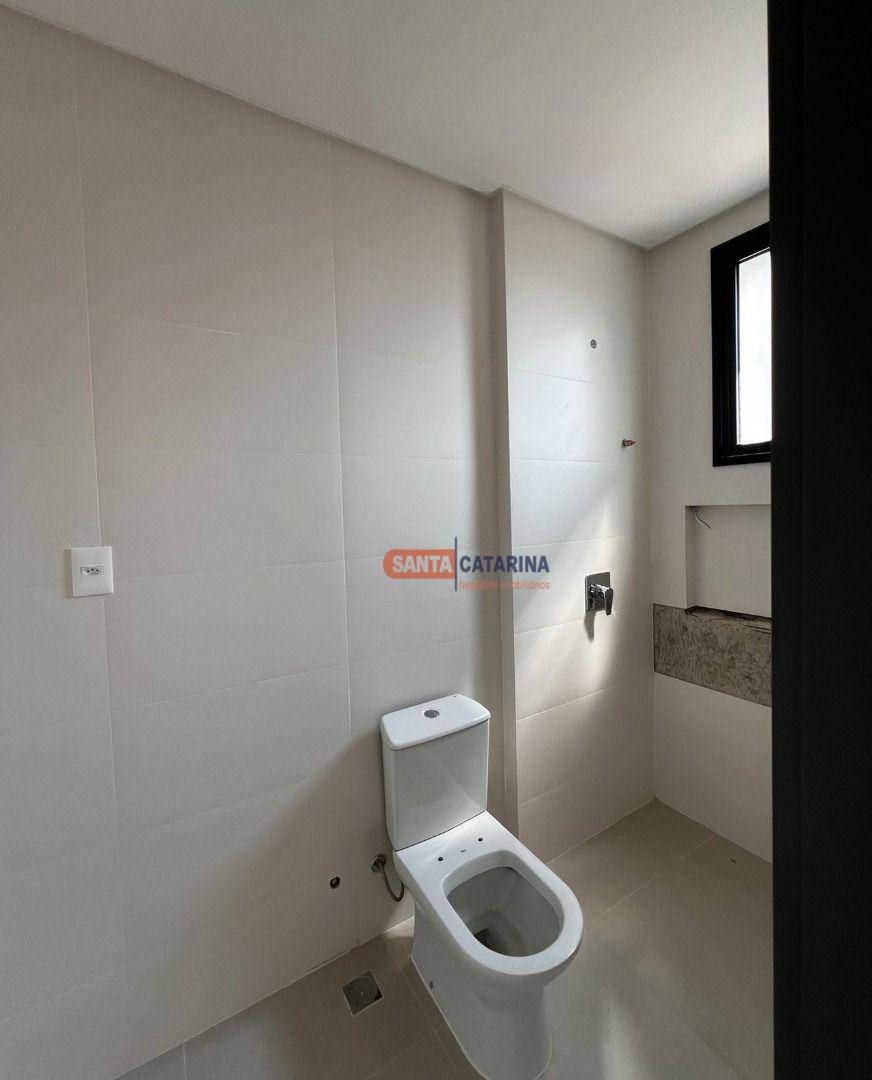 Apartamento à venda com 4 quartos, 188m² - Foto 23