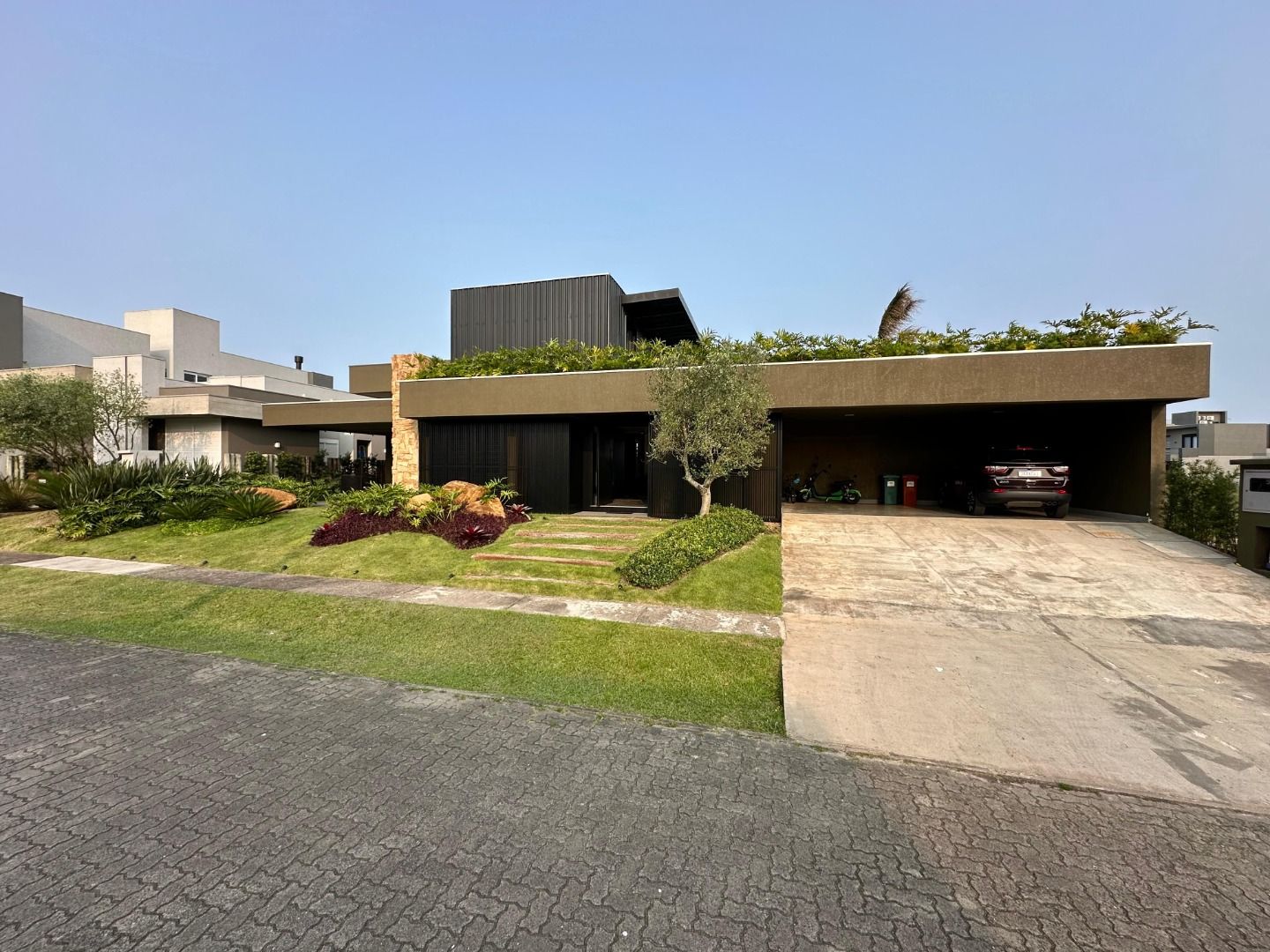 Casa de Condomínio à venda com 6 quartos, 500m² - Foto 1