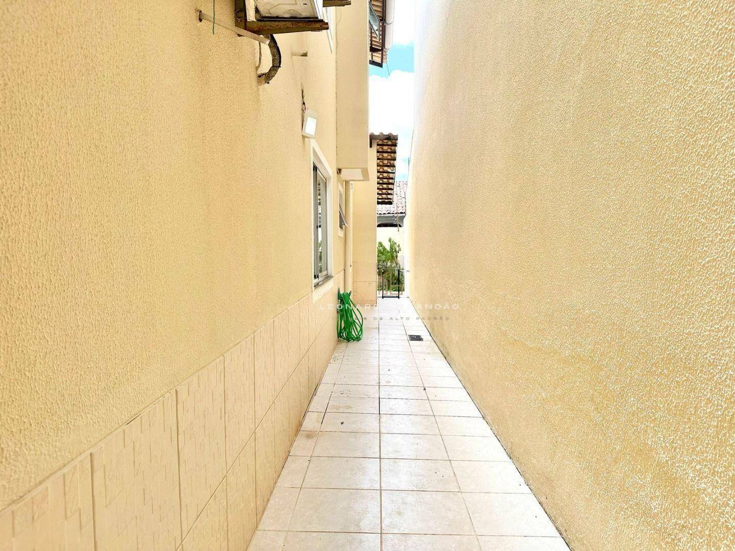 Casa à venda com 4 quartos, 240m² - Foto 10