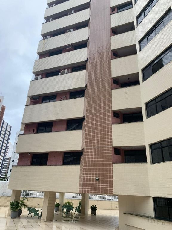 Apartamento à venda com 4 quartos, 200m² - Foto 1