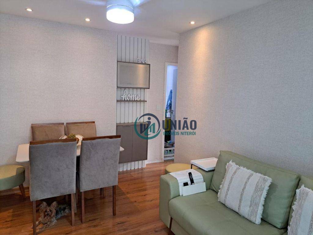 Apartamento à venda com 2 quartos, 64m² - Foto 4