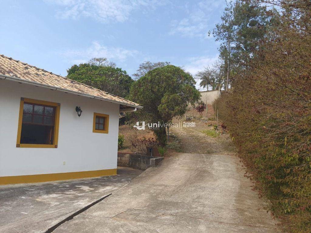 Casa à venda com 4 quartos, 280m² - Foto 3