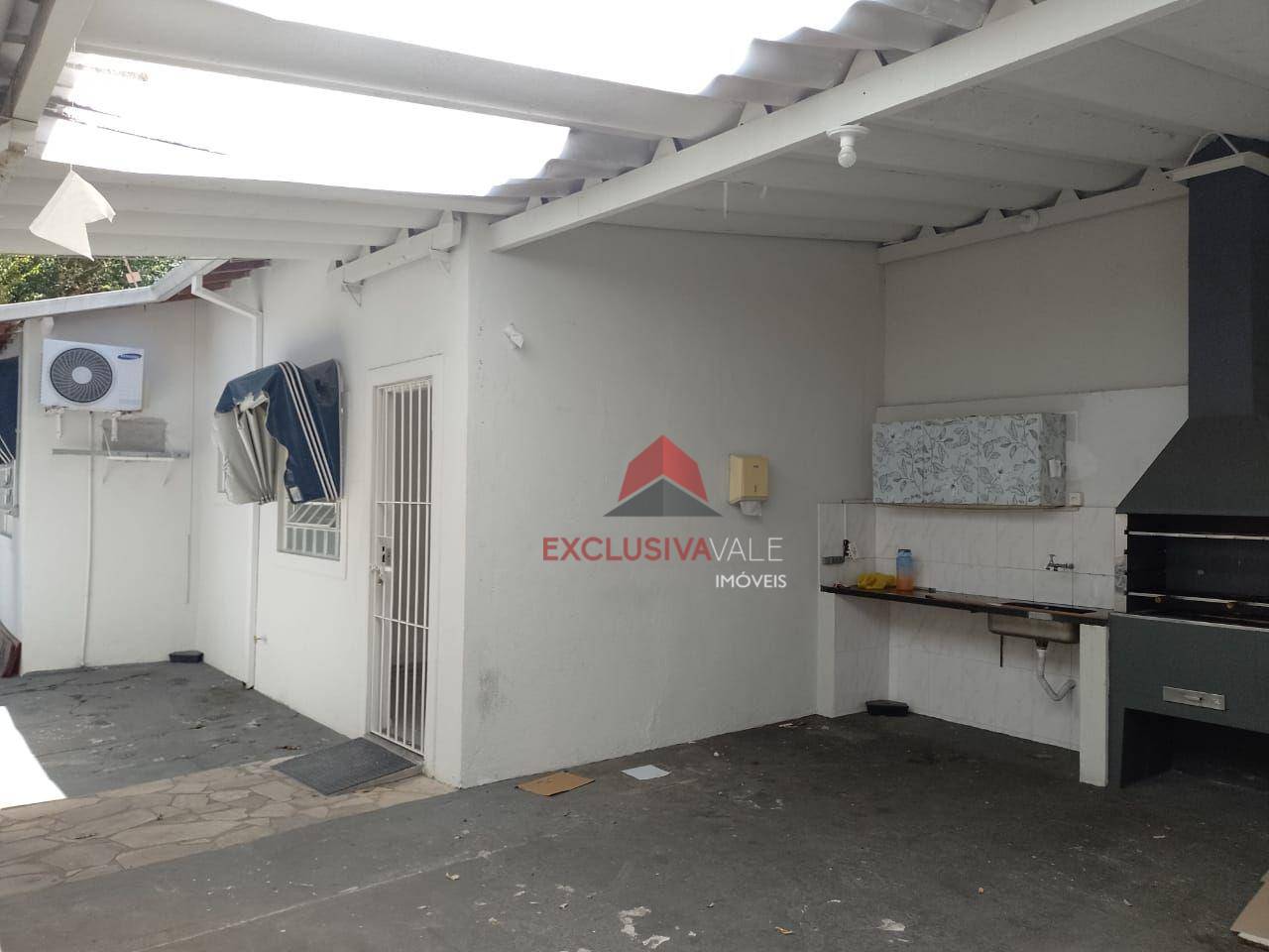 Casa à venda com 5 quartos, 206m² - Foto 18
