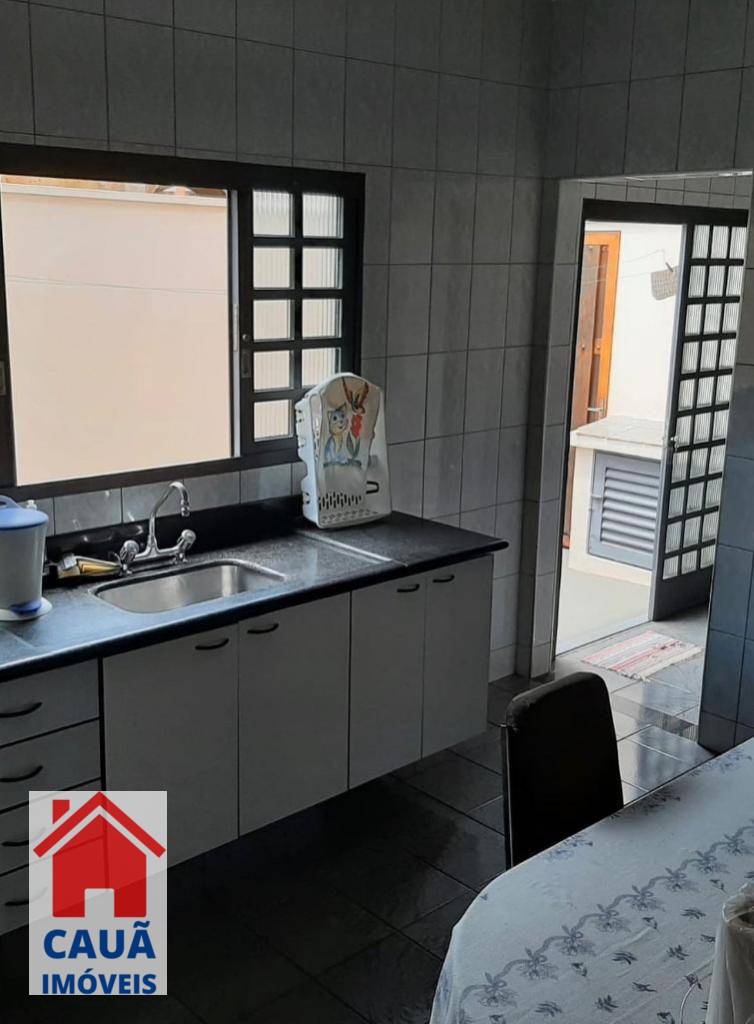 Casa à venda com 4 quartos, 220m² - Foto 8