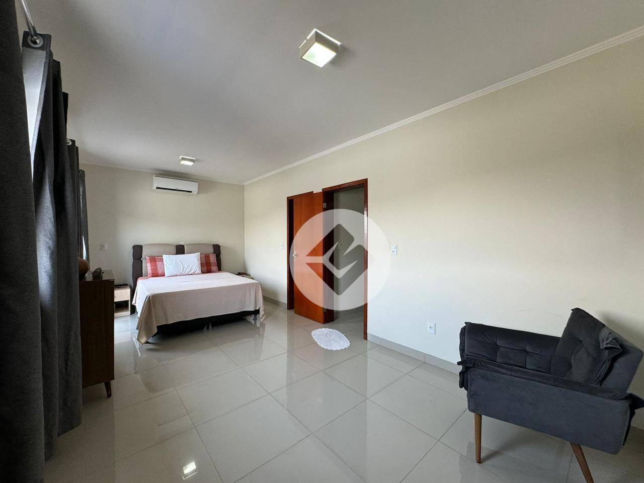Casa à venda e aluguel com 3 quartos, 390m² - Foto 5