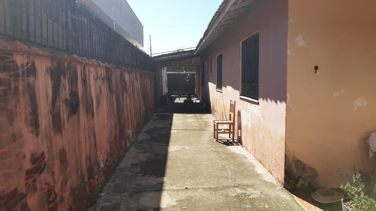 Casa à venda com 4 quartos, 360m² - Foto 2