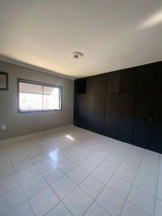 Casa à venda com 3 quartos, 156m² - Foto 4