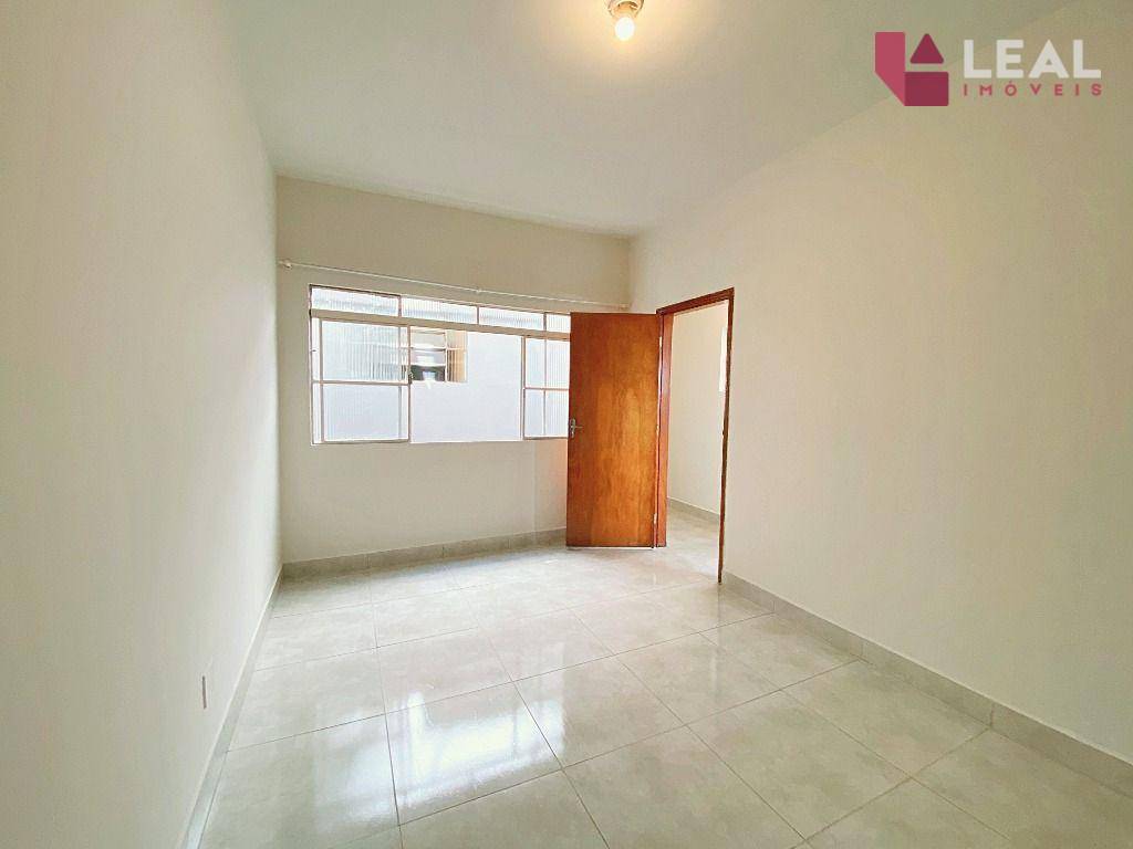 Apartamento para alugar com 3 quartos, 100m² - Foto 2