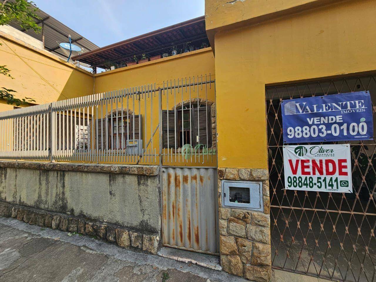 Casa de Condomínio à venda com 4 quartos, 160m² - Foto 2