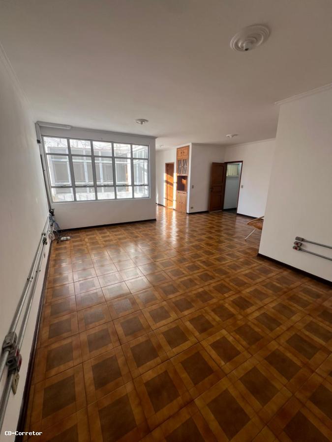 Casa à venda com 3 quartos, 200m² - Foto 4