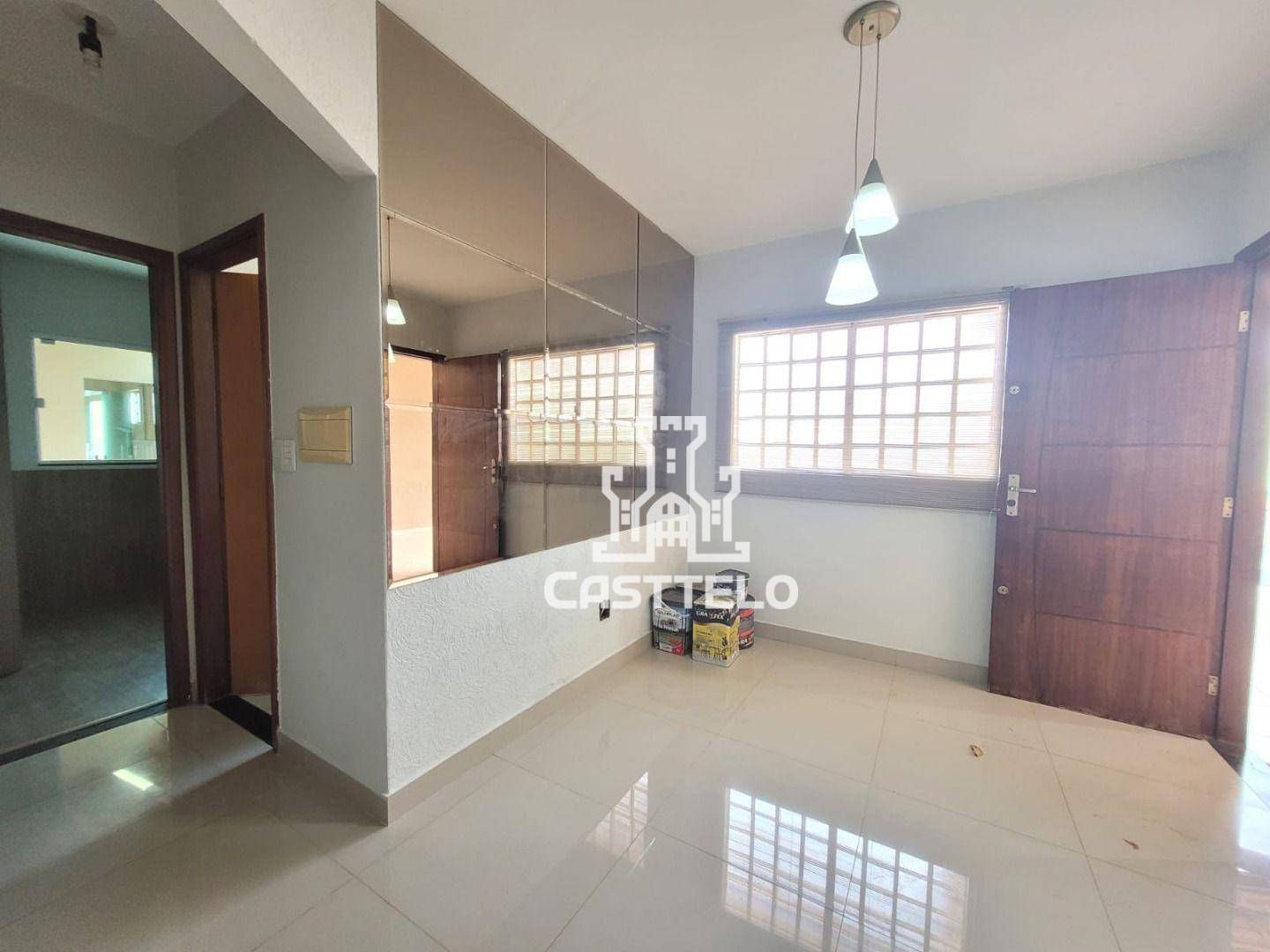 Casa à venda com 2 quartos, 130m² - Foto 8