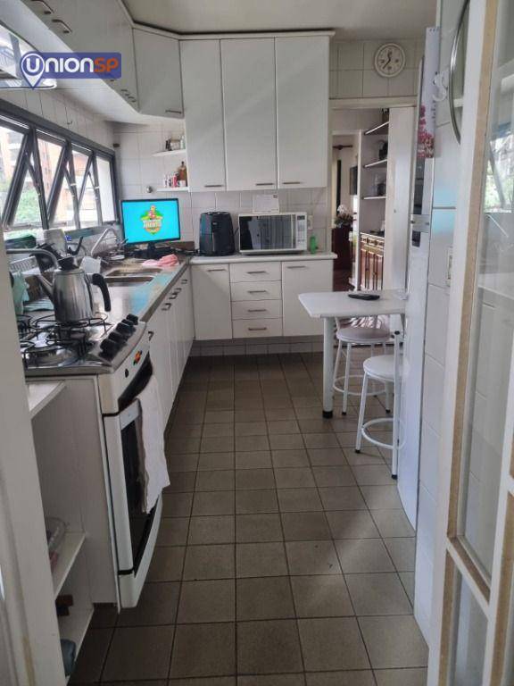 Apartamento à venda com 3 quartos, 123m² - Foto 19