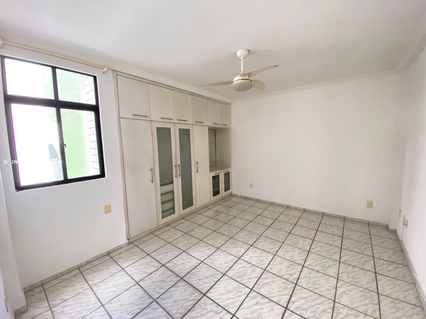 Apartamento para alugar com 3 quartos, 200m² - Foto 9