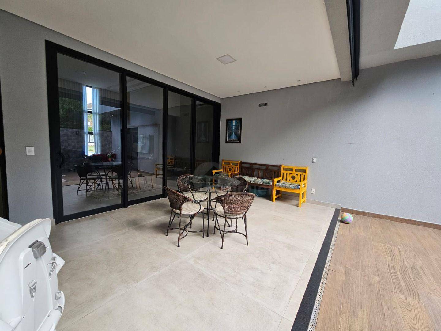 Casa de Condomínio à venda com 4 quartos, 235m² - Foto 9