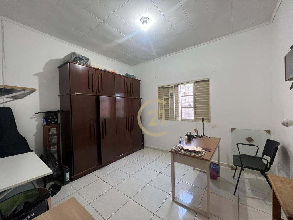 Casa à venda com 4 quartos, 181m² - Foto 9