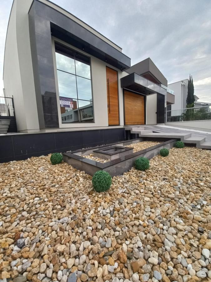 Casa à venda com 3 quartos, 360m² - Foto 1