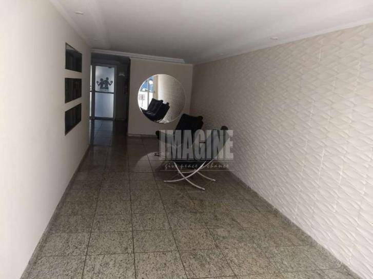 Apartamento à venda com 3 quartos, 82m² - Foto 17