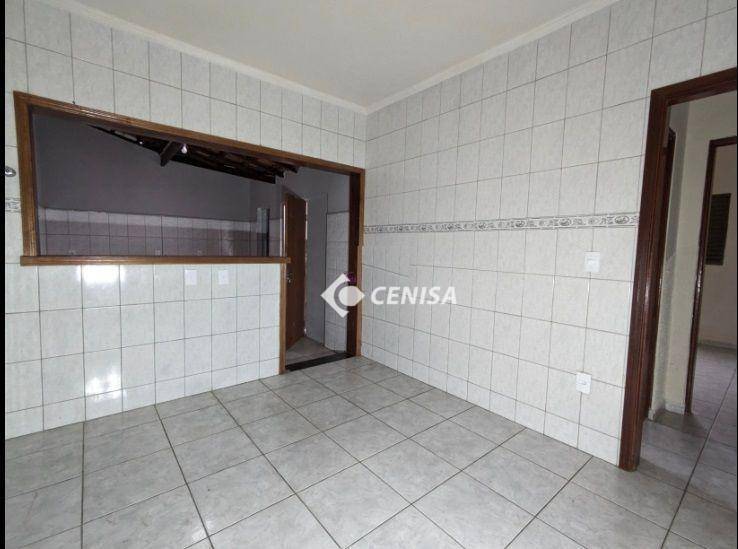 Casa à venda com 3 quartos, 138m² - Foto 4