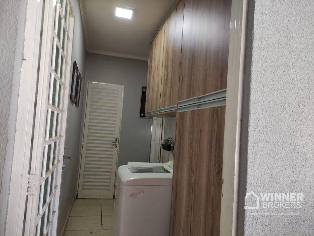 Sobrado à venda com 4 quartos, 270m² - Foto 32