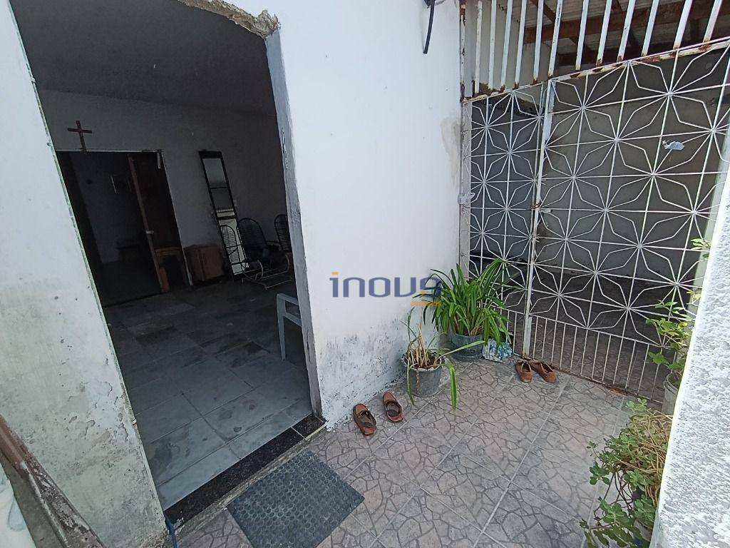 Casa à venda com 2 quartos, 122m² - Foto 4