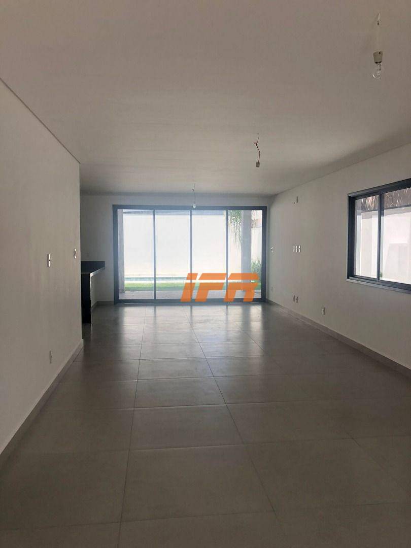 Sobrado à venda com 3 quartos, 242m² - Foto 3