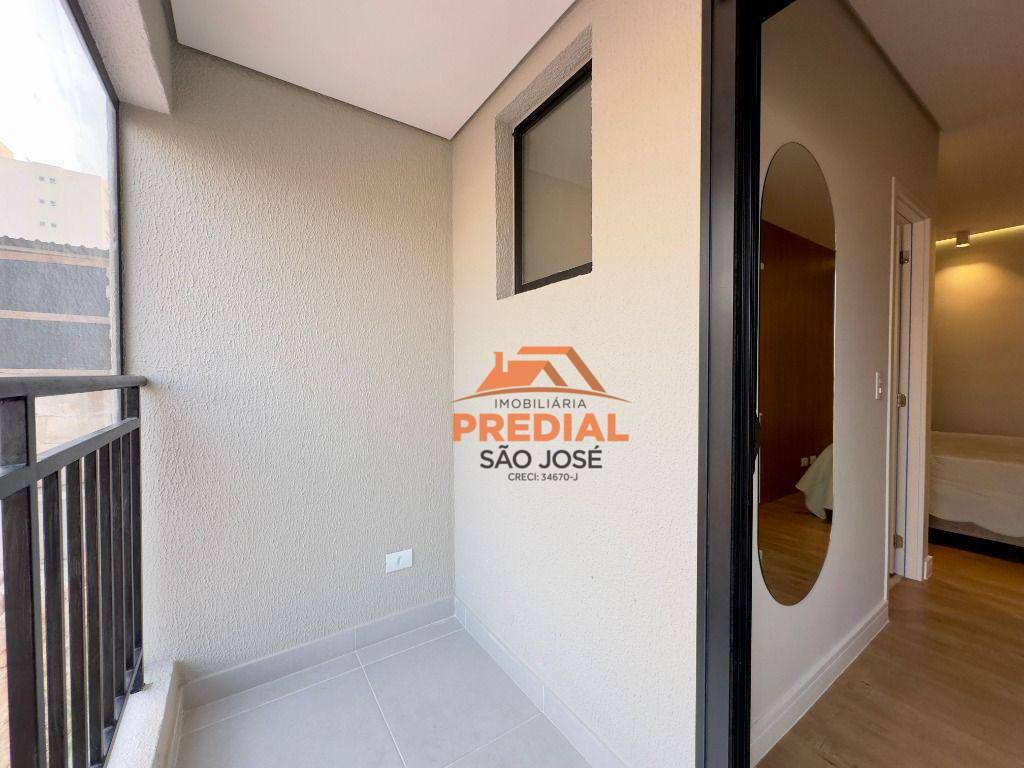 Apartamento à venda com 2 quartos, 64m² - Foto 12