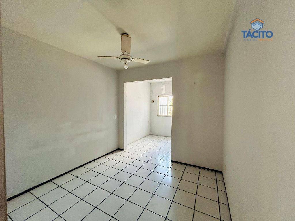 Apartamento à venda com 2 quartos, 80m² - Foto 3