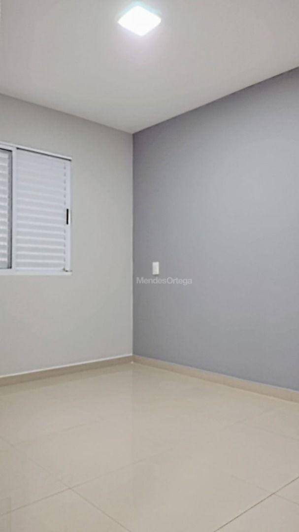 Apartamento para alugar com 2 quartos, 50m² - Foto 4