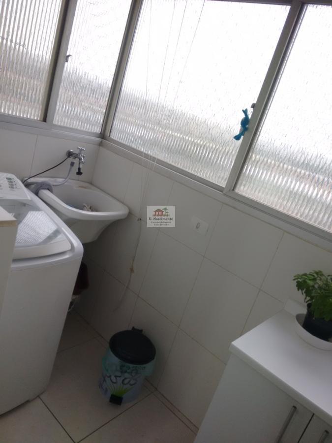 Apartamento à venda com 2 quartos, 58m² - Foto 2