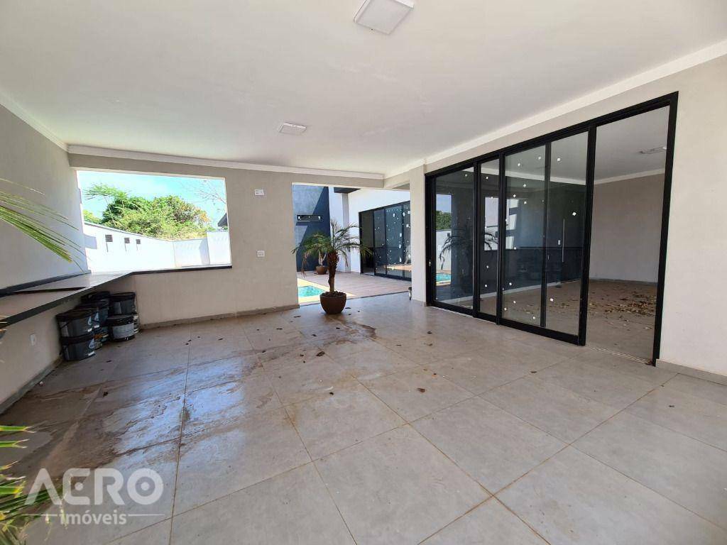 Casa de Condomínio à venda com 3 quartos, 230m² - Foto 4