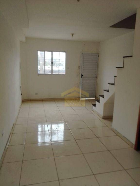 Sobrado à venda com 2 quartos, 150m² - Foto 1