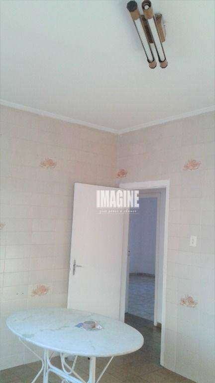 Casa à venda com 3 quartos, 240m² - Foto 18