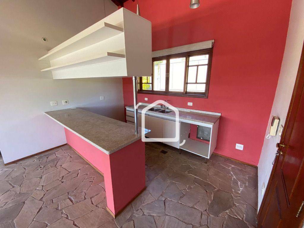 Casa para alugar com 4 quartos, 300m² - Foto 8