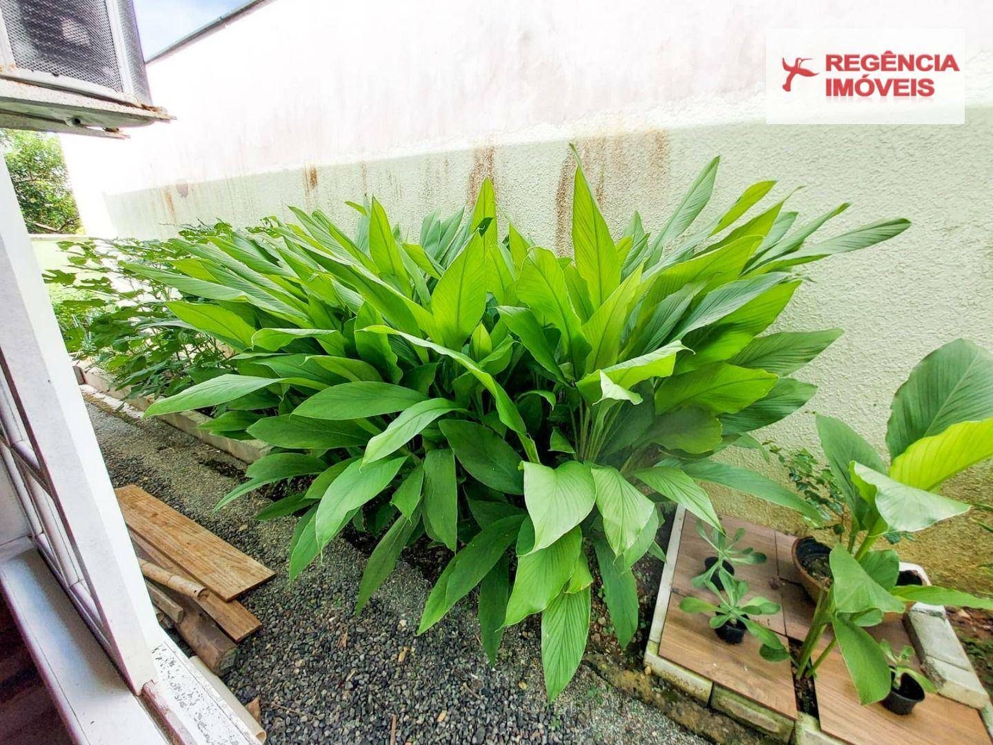 Casa à venda com 4 quartos, 300m² - Foto 27