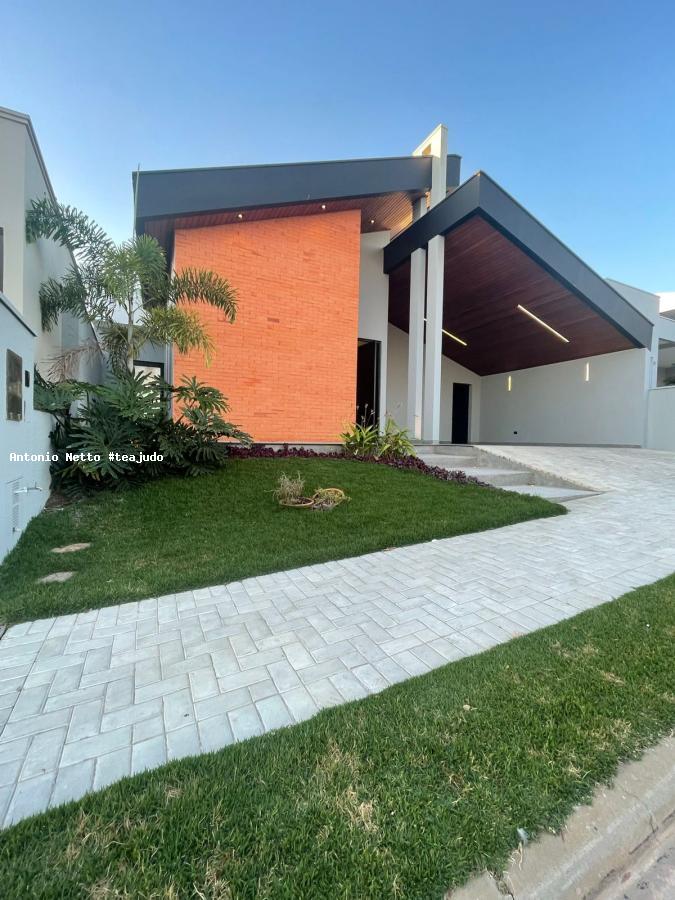 Casa de Condomínio à venda com 3 quartos, 260m² - Foto 1