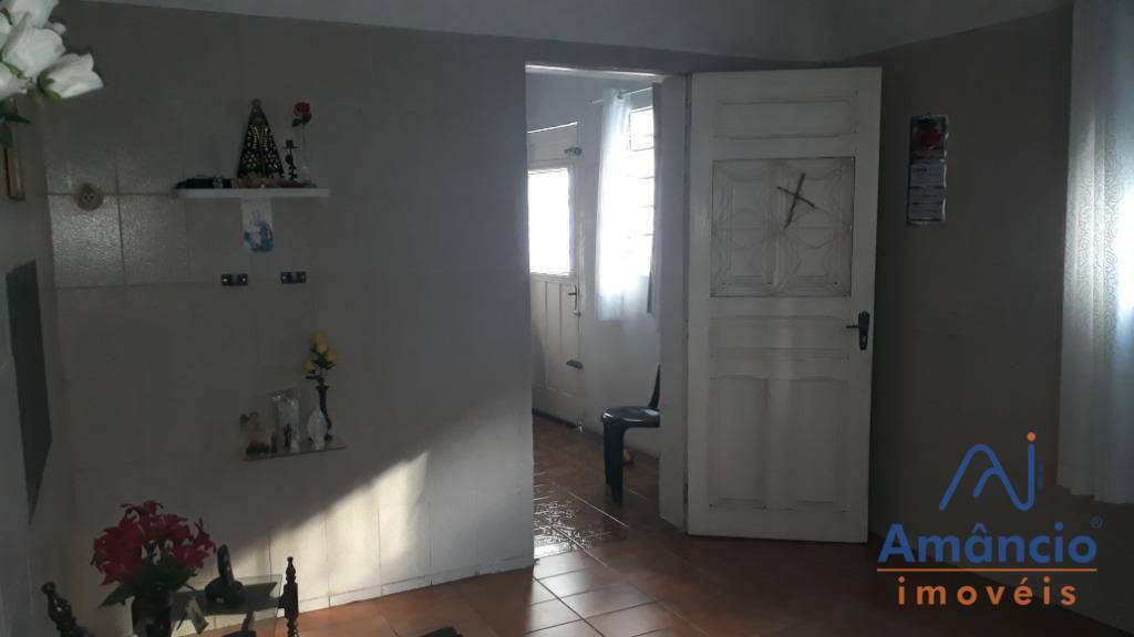 Casa à venda com 5 quartos, 235m² - Foto 11