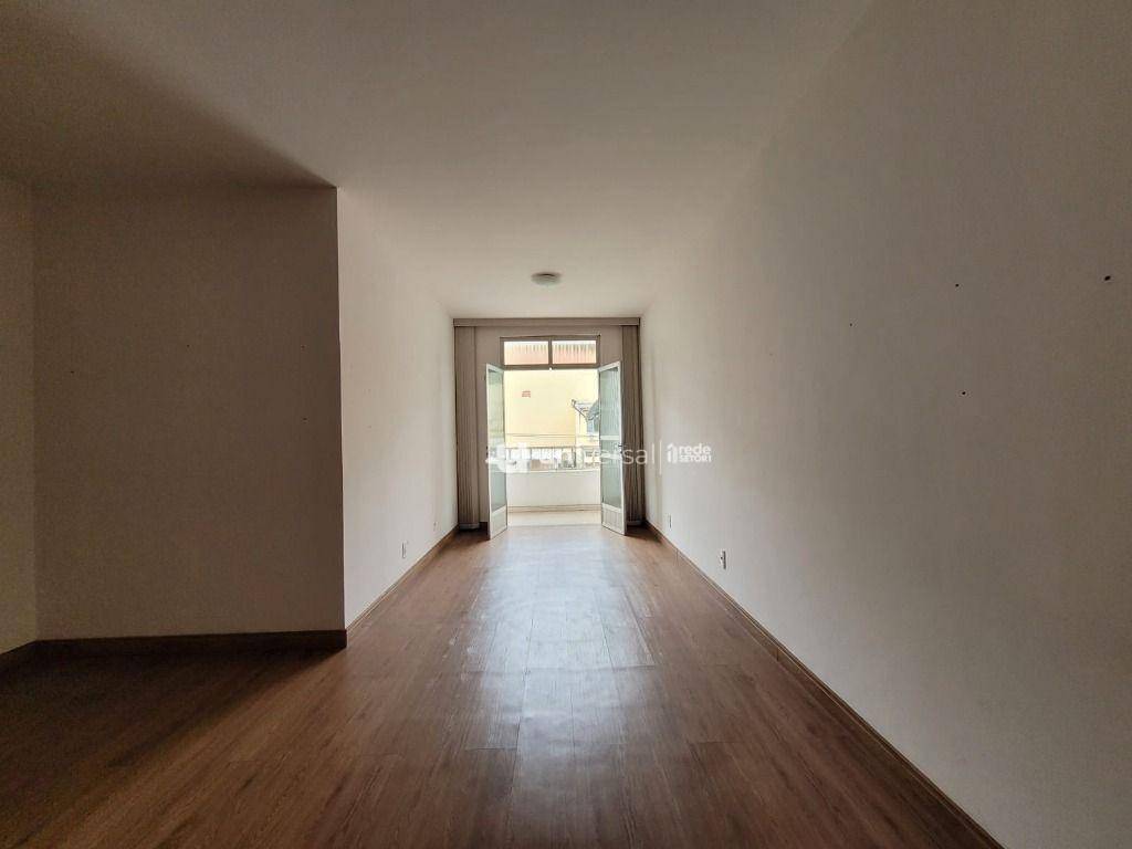 Apartamento à venda com 3 quartos, 122m² - Foto 2