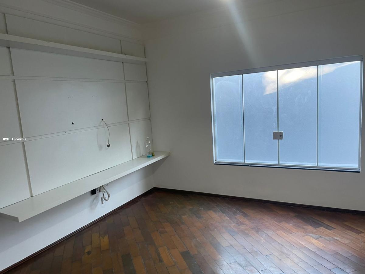 Casa à venda com 2 quartos, 250m² - Foto 7