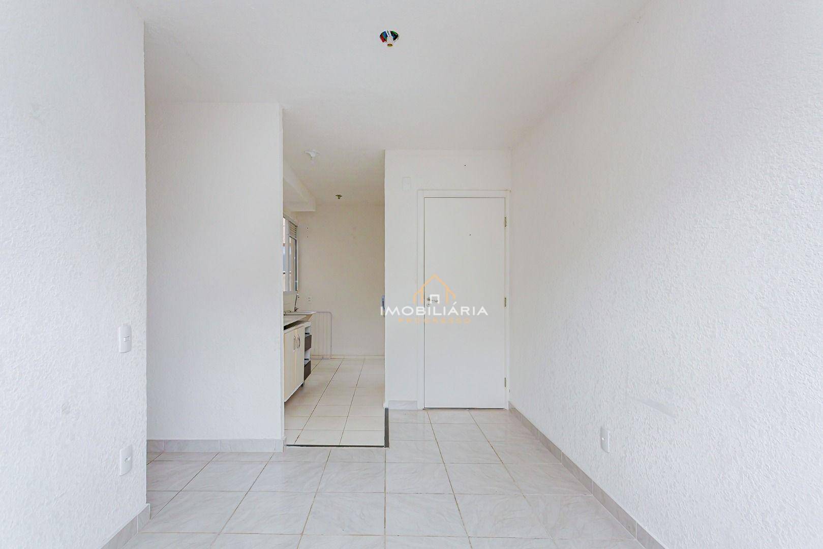 Apartamento à venda com 2 quartos, 42m² - Foto 2